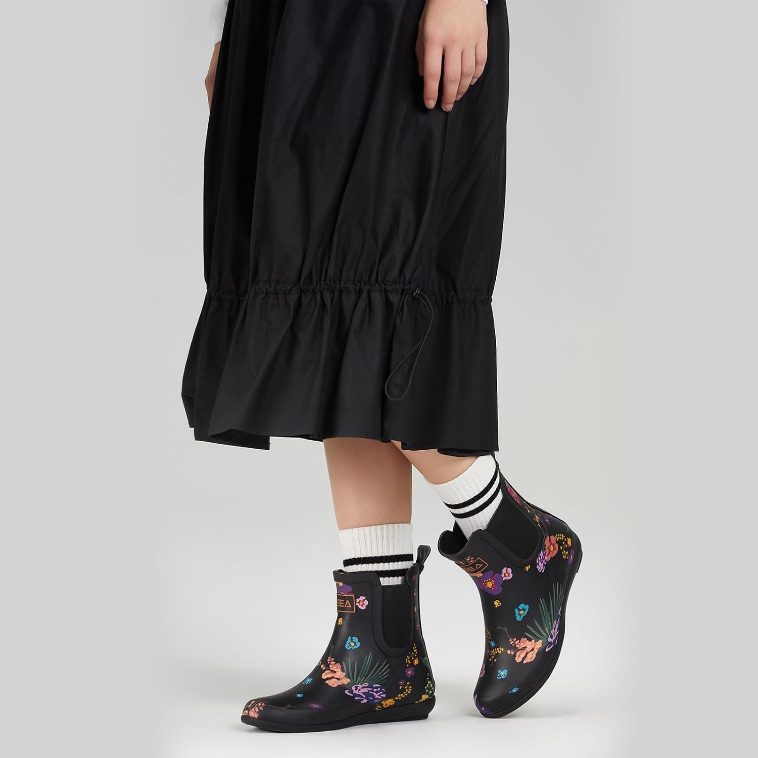 image:imageHISEA Rubber Rain Boots for Women Slim Fit Waterproof Chelsea Rain Boots Short Ankle Garden Shoes Wedge Heel AntiSlipping Rainboots Fashion Outdoor Work Booties for Gardening Farming Commuting WalkingBlack Floral